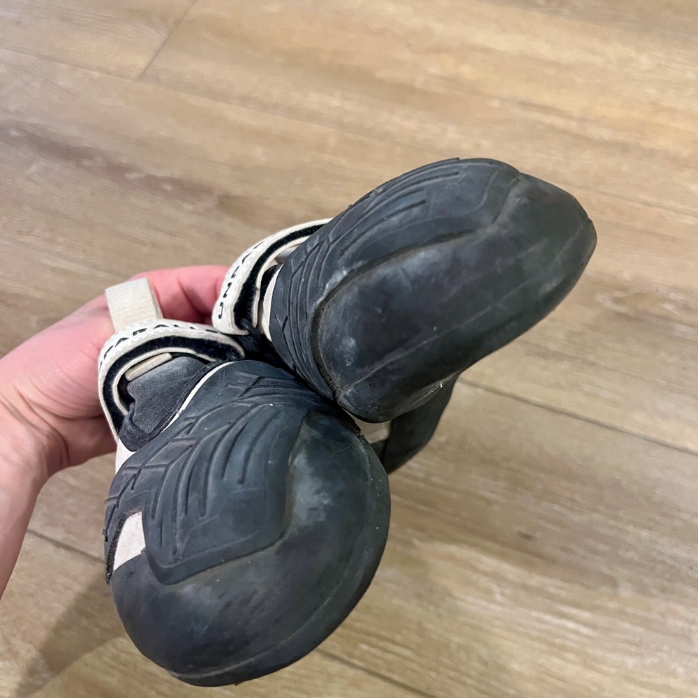 Unparallel Quibit Climbing Shoes - Picture 8 of 9